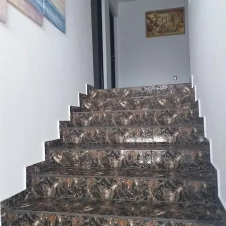 Casa Laur Сулина