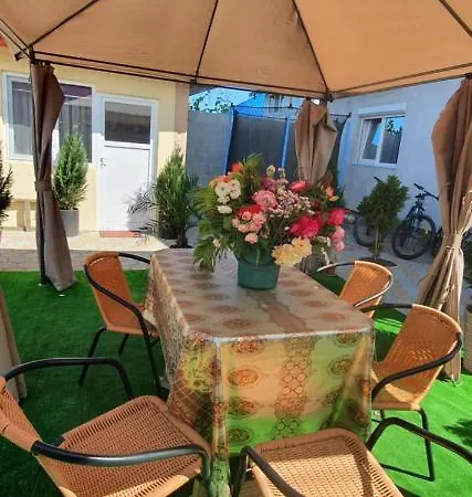 Casa Laur 3*