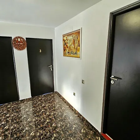 Casa Laur Guest house