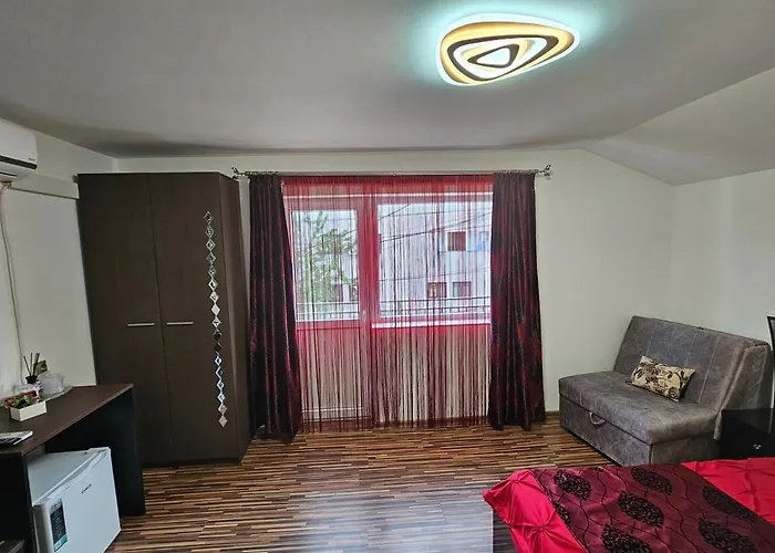 בית הארחה Casa Laur 3*