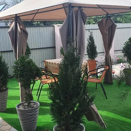 Casa Laur 게스트하우스 술리나