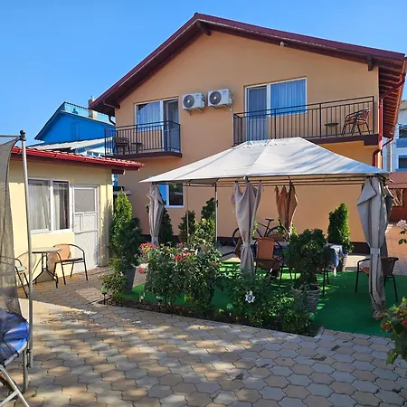 게스트하우스 Casa Laur 3*